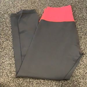 Lululemon reversible crop leggings